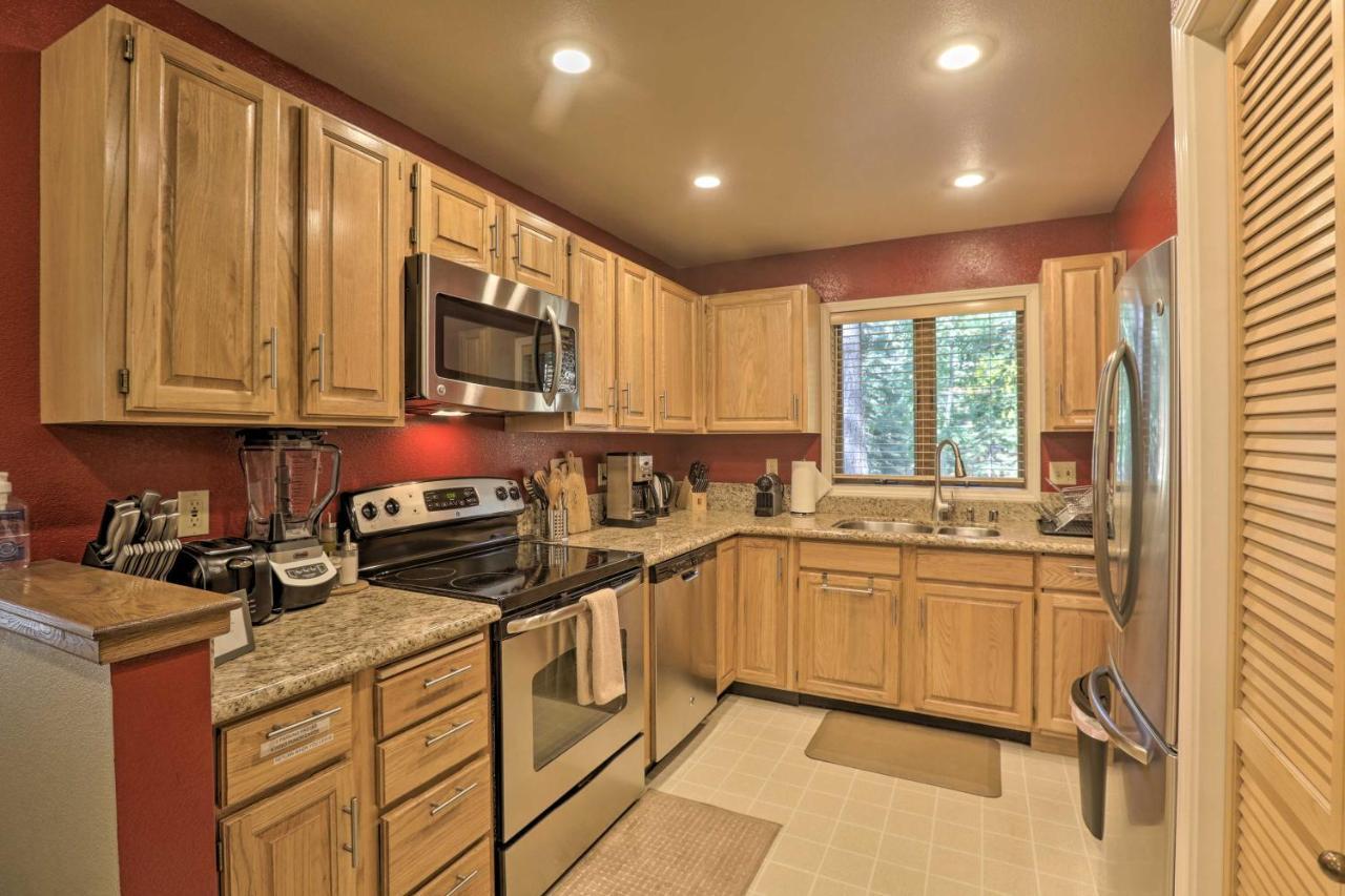 אינקליין וילג' Corner-Unit Condo With Grill Walk To Lake Tahoe! מראה חיצוני תמונה