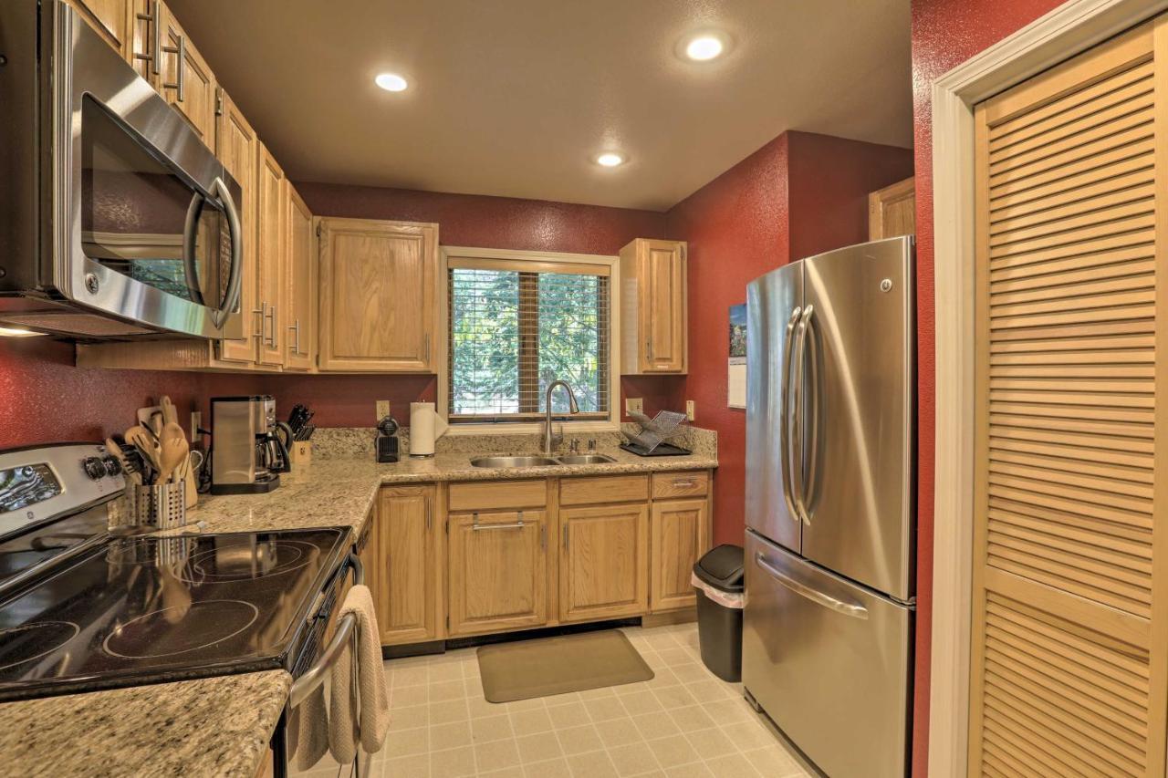 אינקליין וילג' Corner-Unit Condo With Grill Walk To Lake Tahoe! מראה חיצוני תמונה